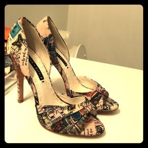 Alice + Olivia canvas pumps nvr been worn size 37